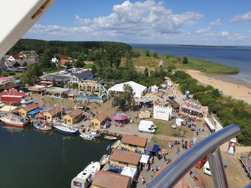 Hafen und Strand in Freest