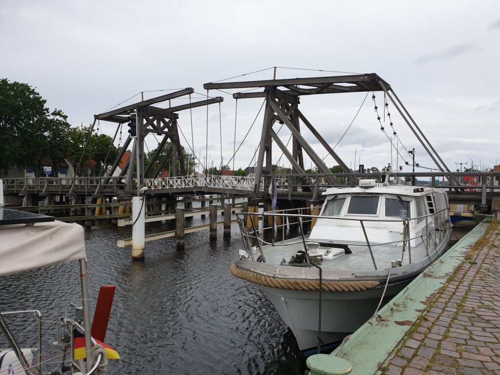 Klappbrücke in Wieck