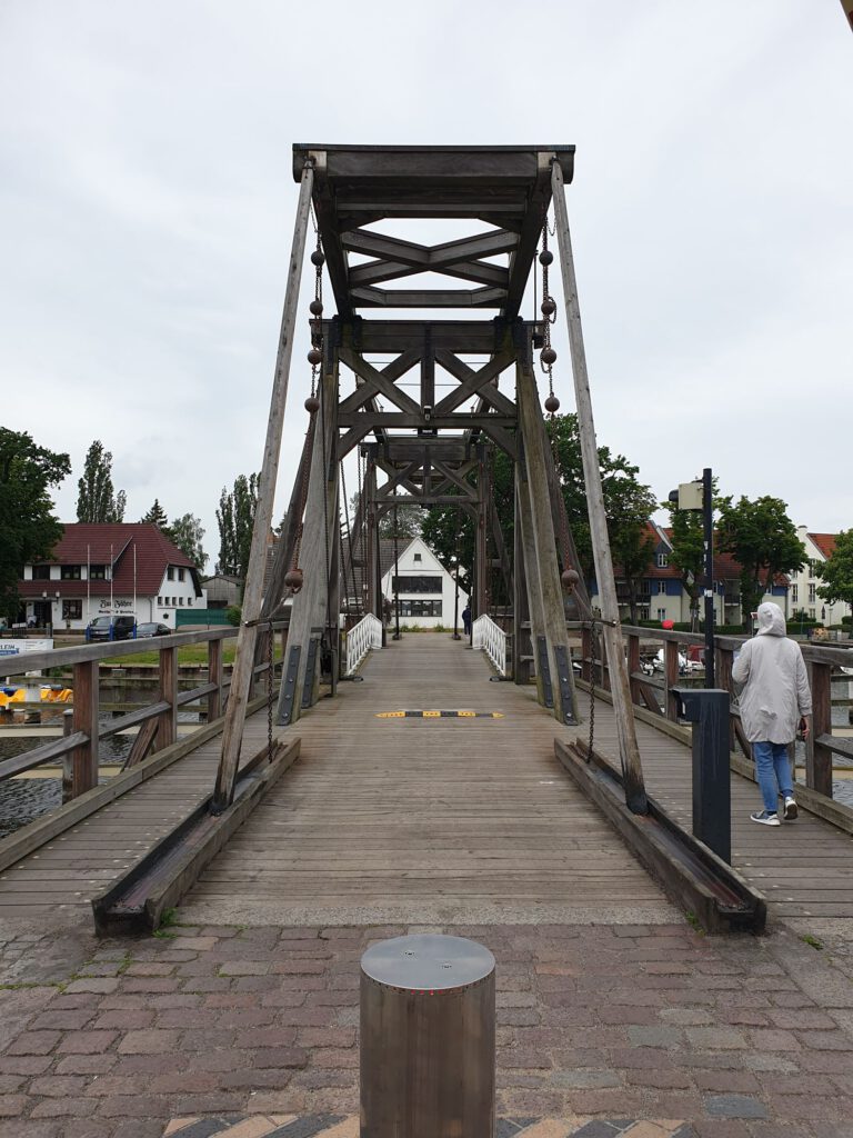Klappbrücke in Wieck